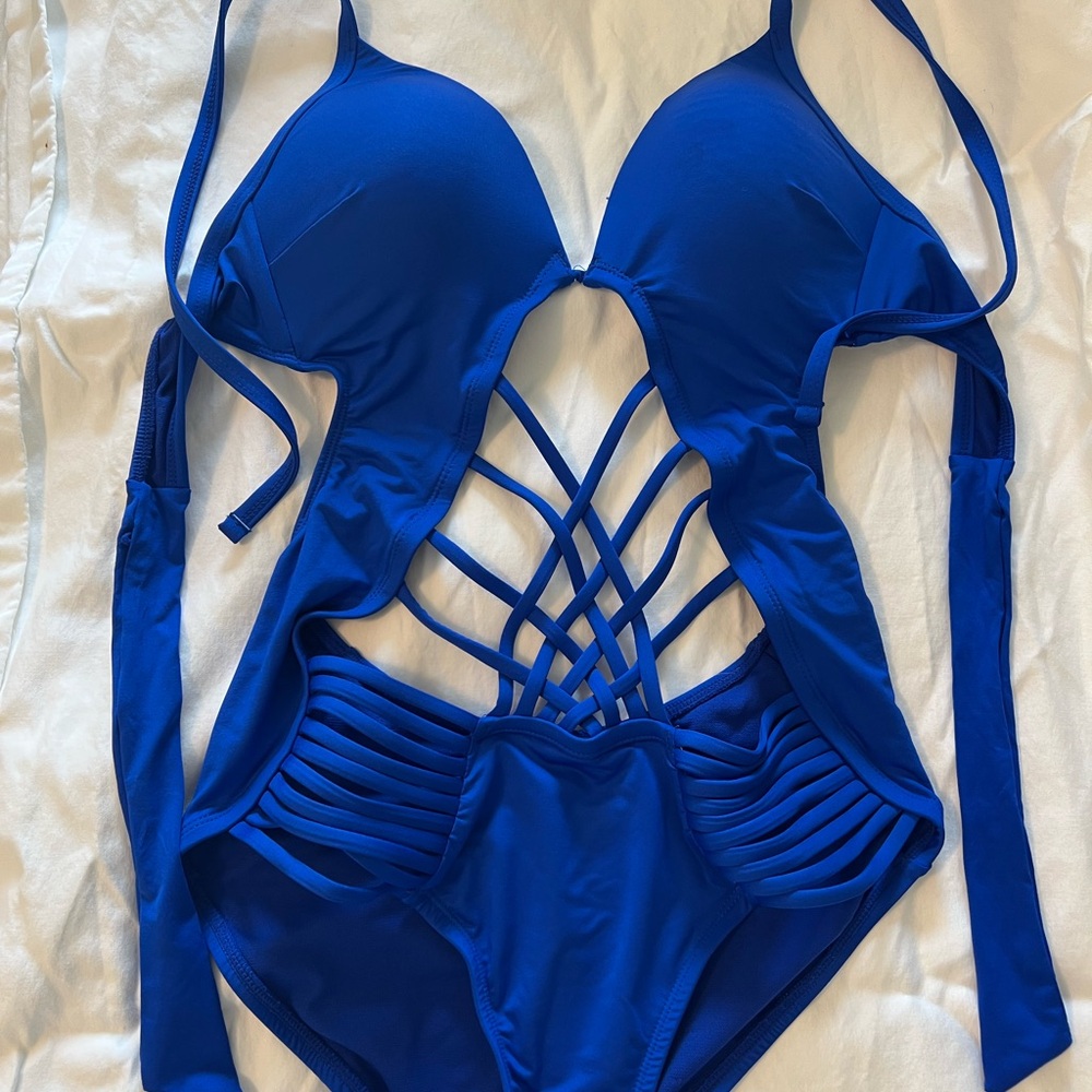Kenneth Cole Vibrant Blue Swimwear